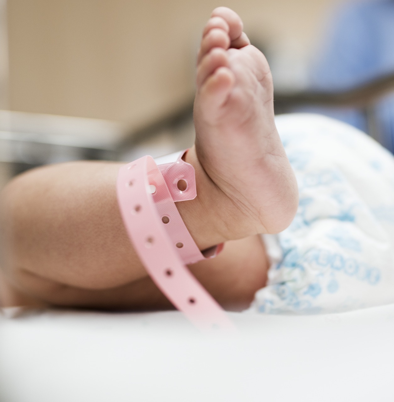 孕妈供卵生的宝宝什么时候可以用安抚奶嘴（婴幼儿用安抚奶嘴好不好）